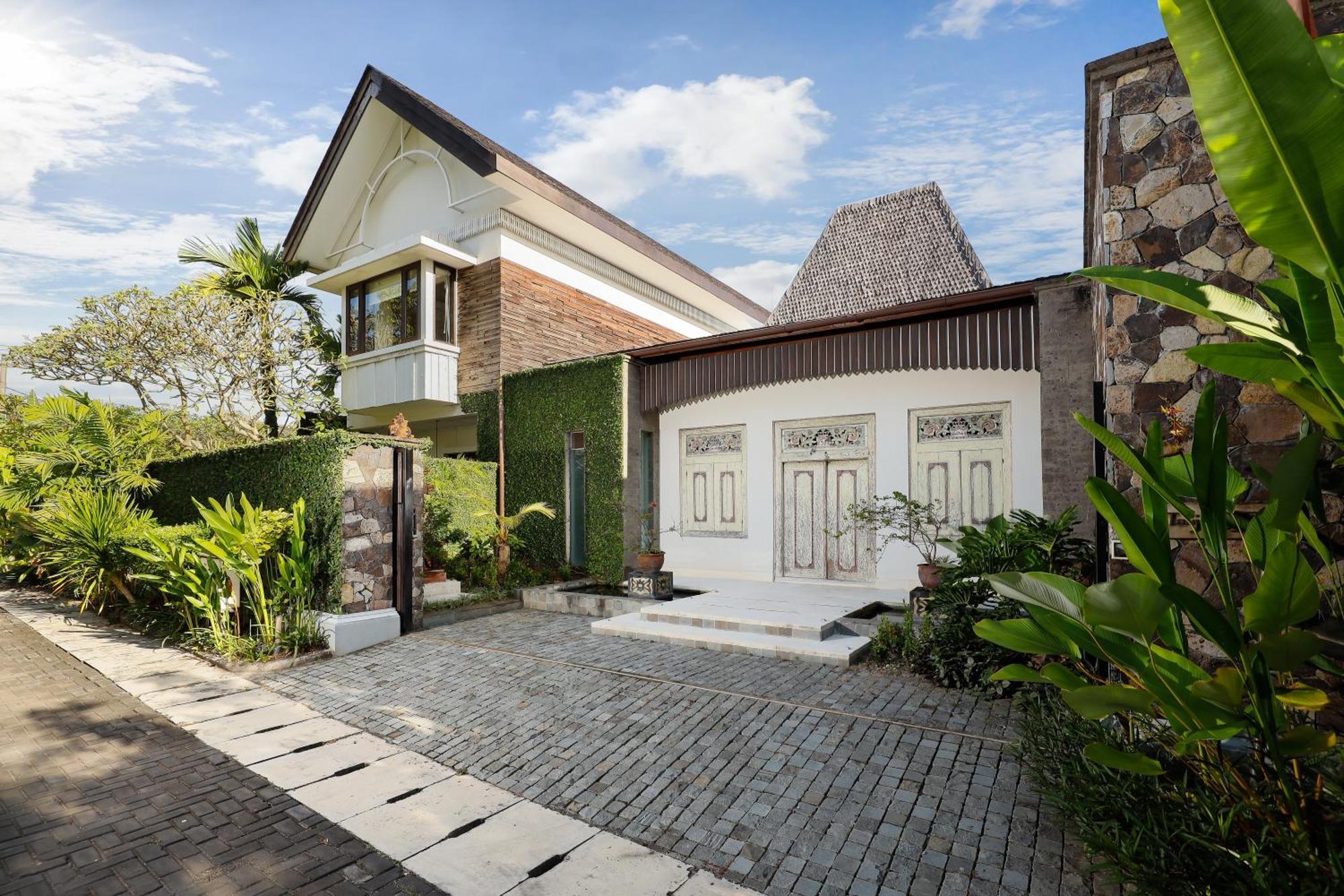 Puri Tibo Tanjung Villa